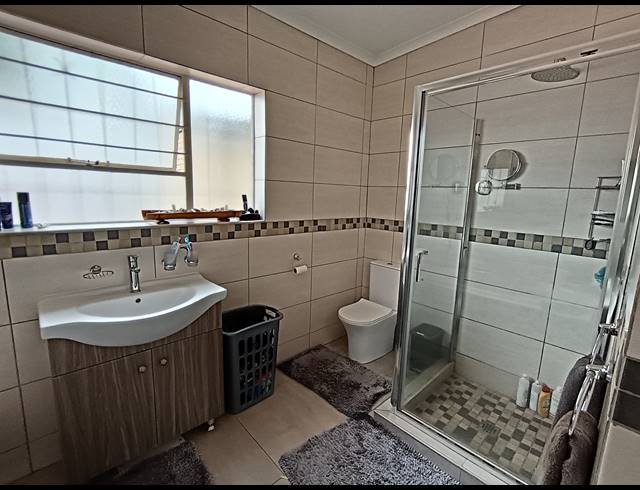 3 BEDROOM HOUSE FOR SALE IN BRACKENHURST